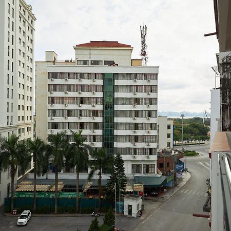 Van Nam Hotel Ха Лонг Екстериор снимка
