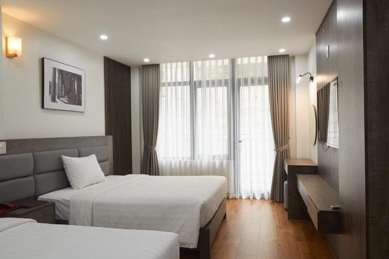 Van Nam Hotel Ха Лонг Екстериор снимка