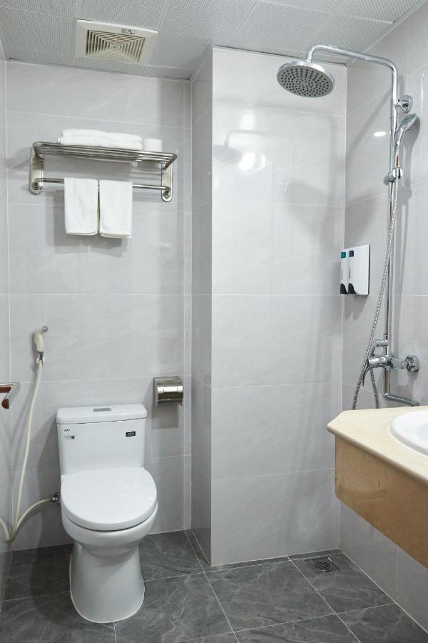 Van Nam Hotel Ха Лонг Екстериор снимка