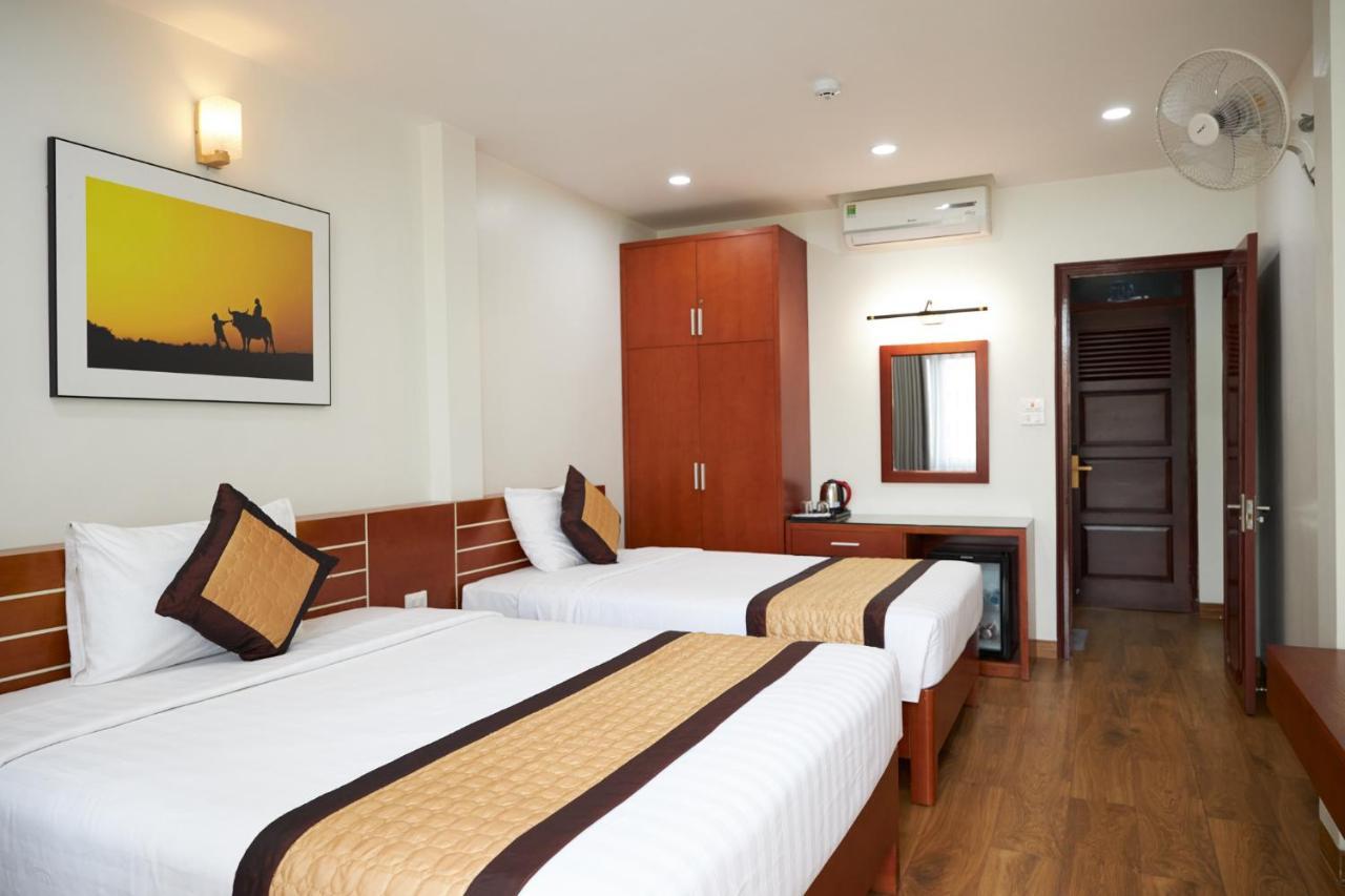 Van Nam Hotel Ха Лонг Екстериор снимка