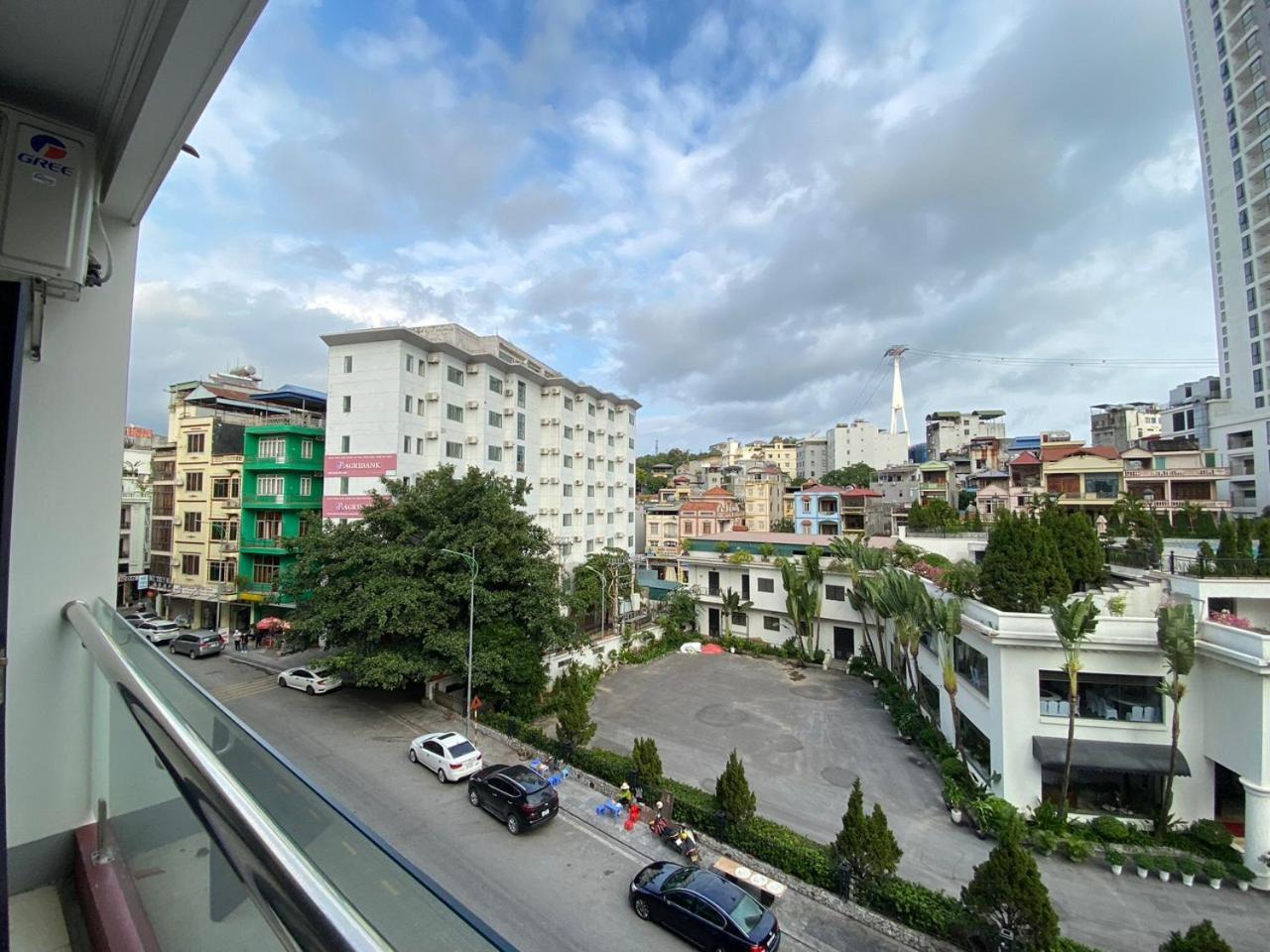Van Nam Hotel Ха Лонг Екстериор снимка